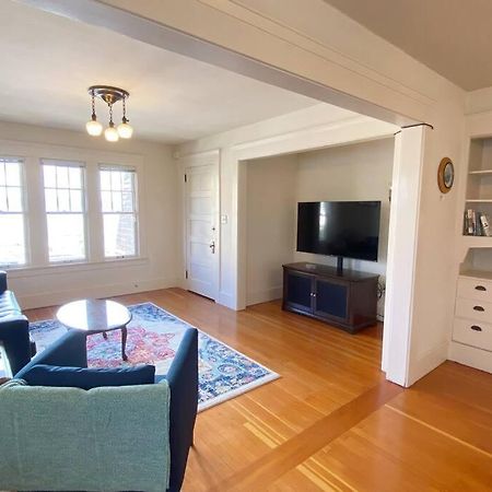 Historic Downtown Riverview Flat, No 3 أستوريا المظهر الخارجي الصورة