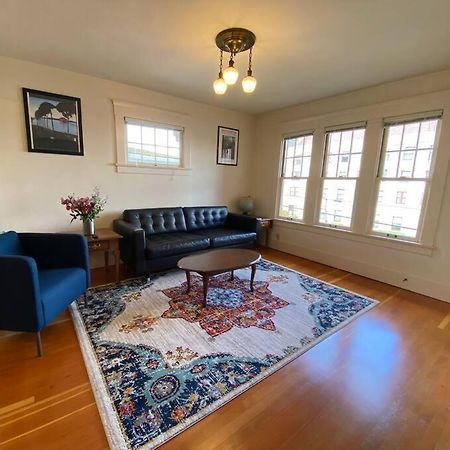 Historic Downtown Riverview Flat, No 3 أستوريا المظهر الخارجي الصورة