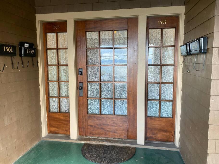 Historic Downtown Riverview Flat, No 3 أستوريا المظهر الخارجي الصورة