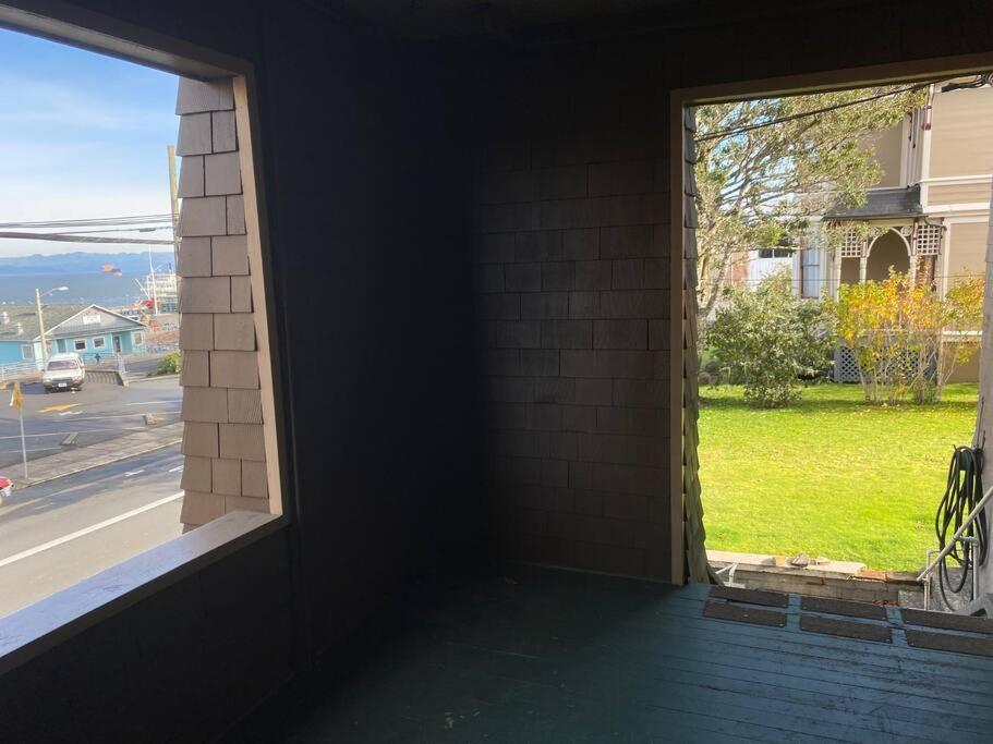 Historic Downtown Riverview Flat, No 3 أستوريا المظهر الخارجي الصورة