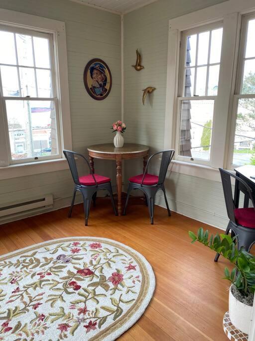 Historic Downtown Riverview Flat, No 3 أستوريا المظهر الخارجي الصورة
