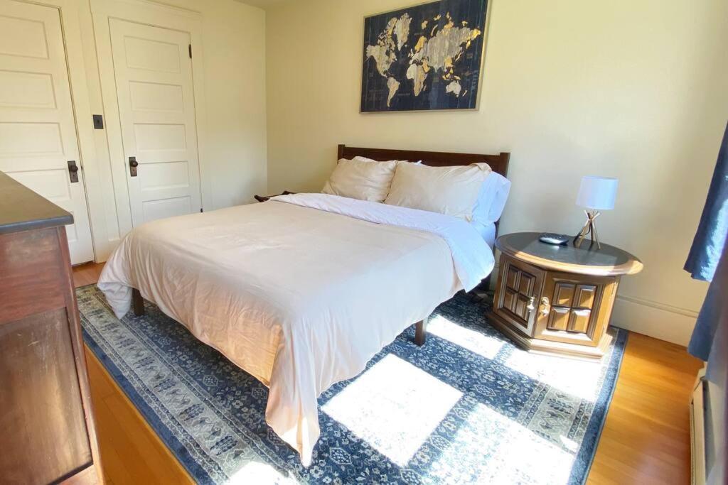 Historic Downtown Riverview Flat, No 3 أستوريا المظهر الخارجي الصورة