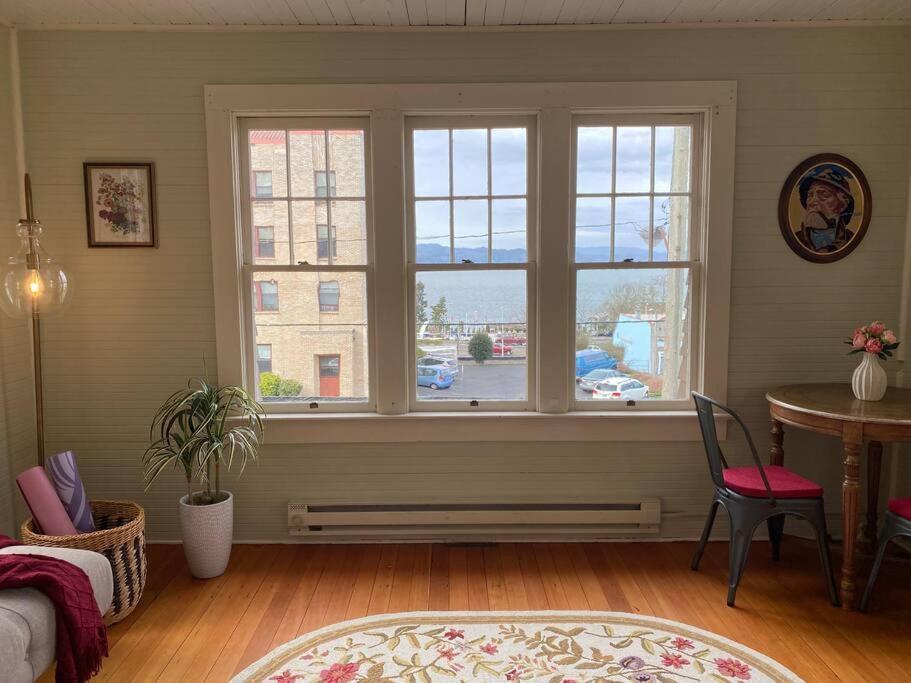 Historic Downtown Riverview Flat, No 3 أستوريا المظهر الخارجي الصورة